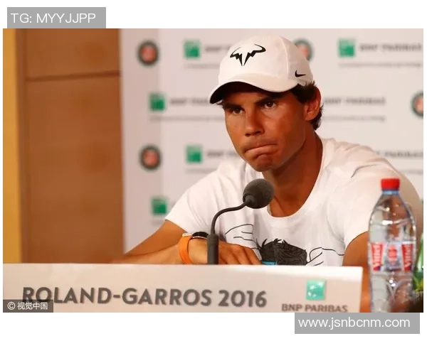 法网足球：探索全球足球赛事的魅力与激情，感受绿茵场上的无尽可能